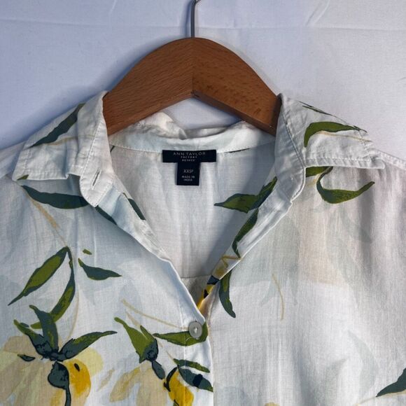Ann Taylor Factory Petite White Yellow Floral Button Front Shirt Size XXSP - Picture 3 of 8